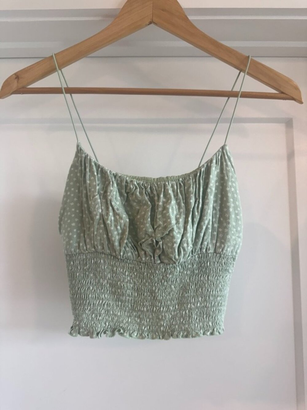 LA Hearts Sage Green Floral Smocked Crop Cami Top Women’s Medium